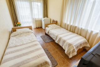 Гостевой дом Солнечная Ривьера Севастополь Двухместный номер с 2 отдельными кроватями с кондиционером-1